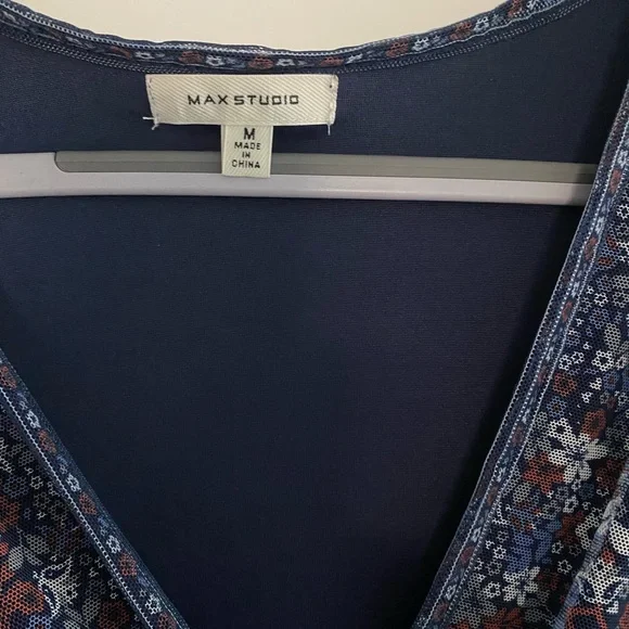 Max Studio Dress navy with floral print size M in Excellent condition - Picture 2 of 10